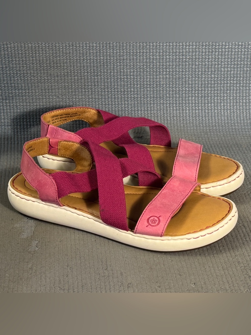 Born Women's Jayla Sandals Pink/Magenta Size 7 - Picture 2 of 9